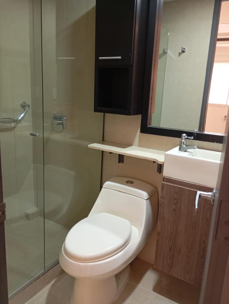 Hotel Med 33 Медельин Экстерьер фото